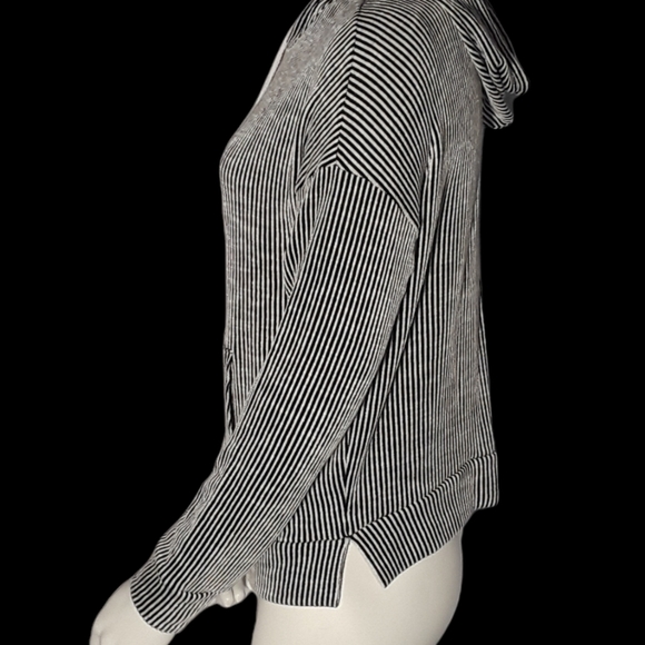 Ribbed Black and White Striped Hooded Top - Picture 5 of 7